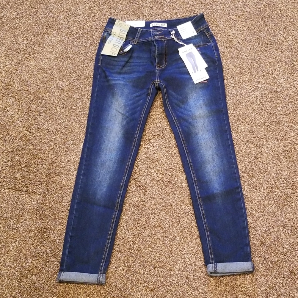 Encore Jean's
